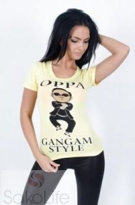 Bluzka z modnym nadrukiem Gangam Style
